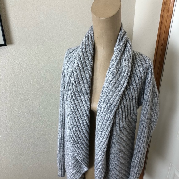 Alpaca Connection Gray Circle Cardigan Sweater Made in Peru Size Medium - Picture 2 of 7